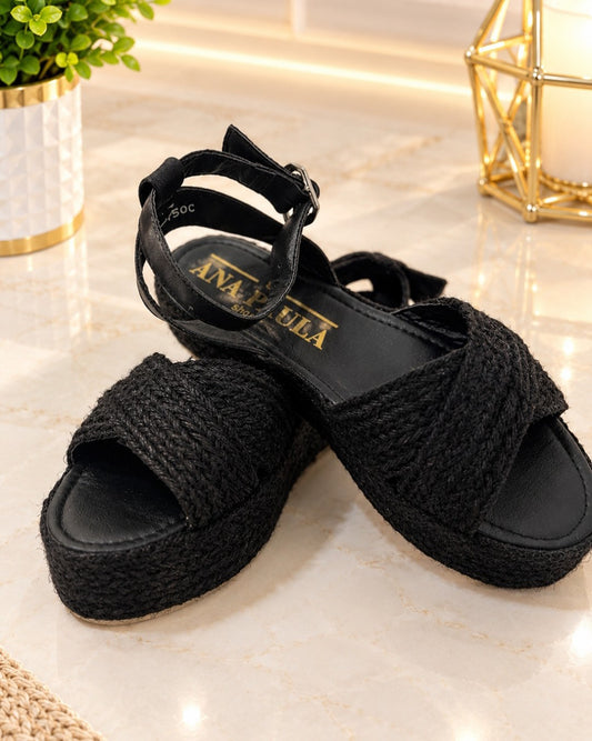 PLATAFORMAS DE YUTE NEGRO CON CHINELAS CRUZADAS Y PULSERA