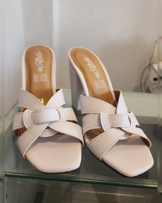 ZAPATILLAS BLANCAS CON CIRCULO