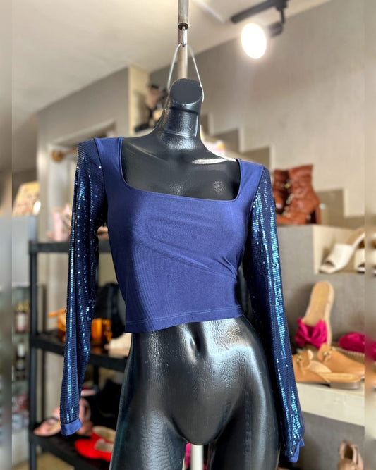 BLUSA AZUL CON MANGAS DE LENTEJUELAS