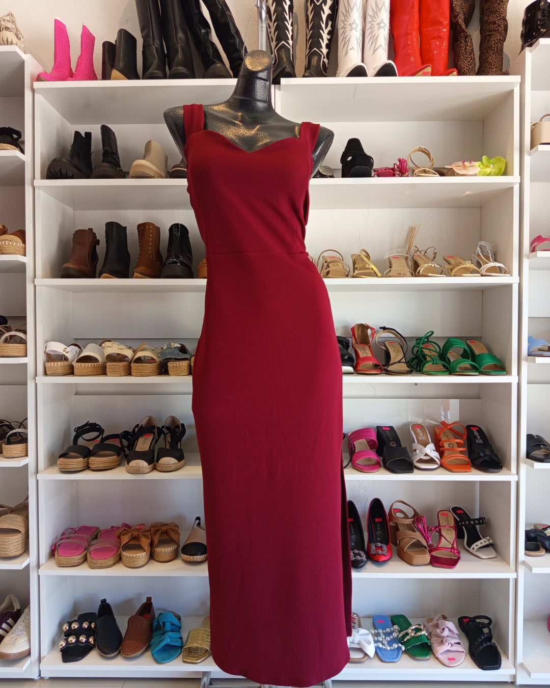 S0256 VESTIDO LARGO TINTO, CON TIRANTES GRUESOS