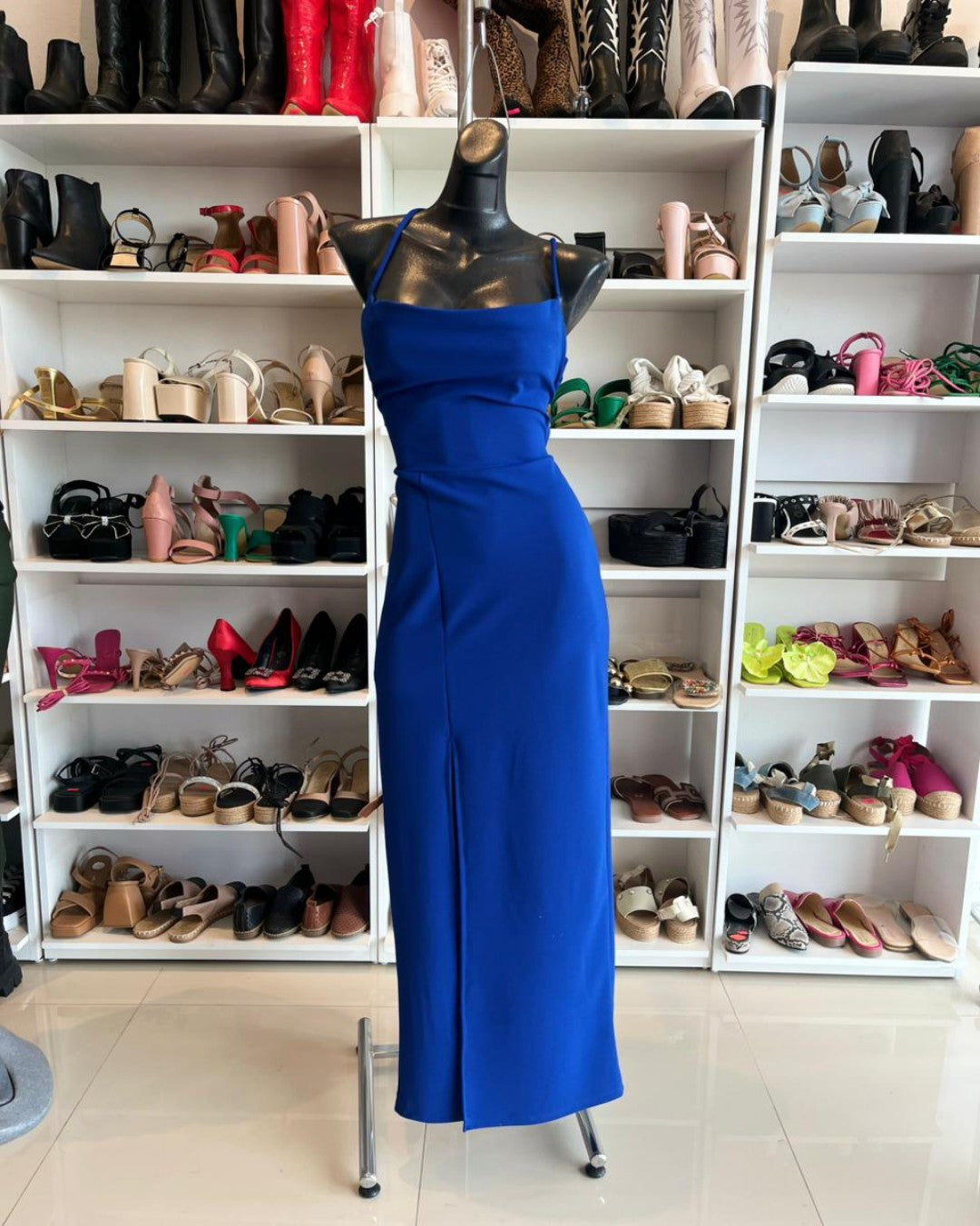 VESTIDO AZUL REY LARGO, CON ABERTURA EN LA PIERNA