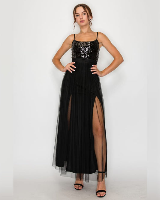 VESTIDO NEGRO CON TULL Y LENTEJUELAS, LARGO,  DE TIRANTES AJUSTABLES