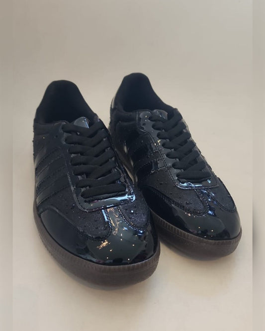 TENIS NEGROS CON BRILLOS