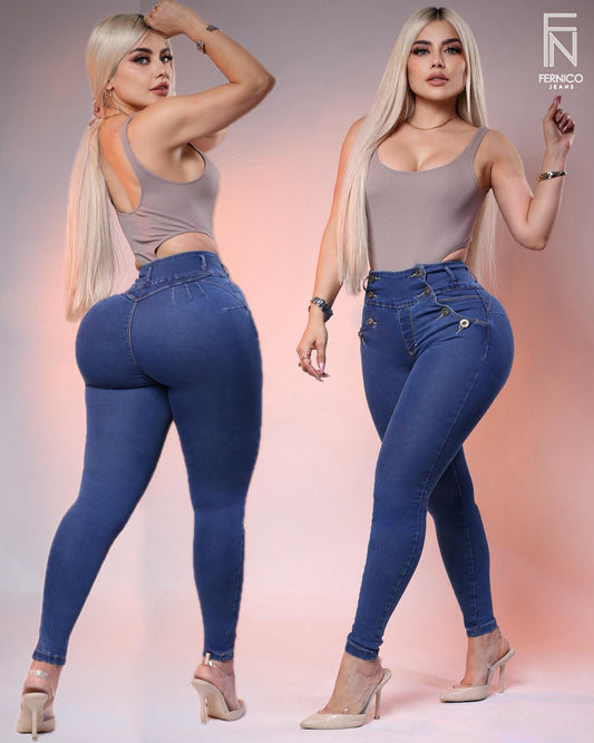 PANTALÓN FERNICO CON BOTONES A LOS DOS LADOS TIPO PAÑALERO, CORTE COLOMBIANO, SIN BOLSAS.